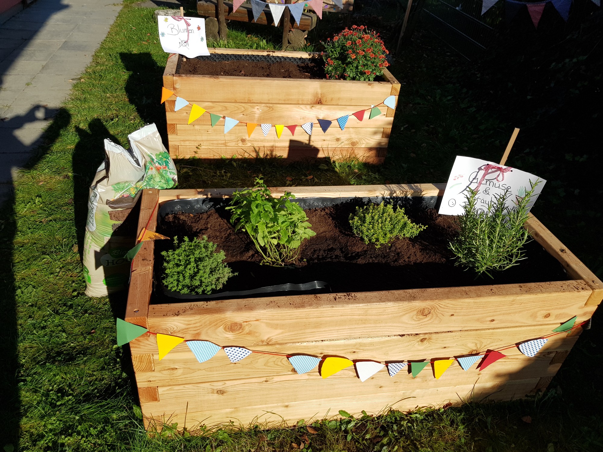 Bepflanzte Hochbeete